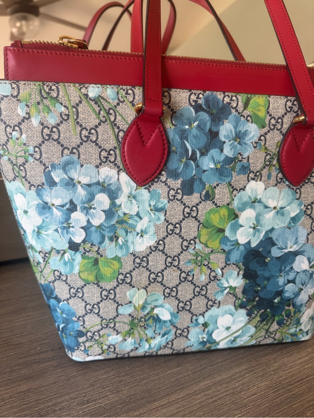 Gucci GG Supreme Monogram Blooms Medium. EUC. - Picture 2 of 16